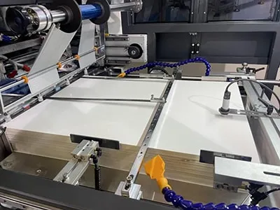 Automatic feeding and stacking